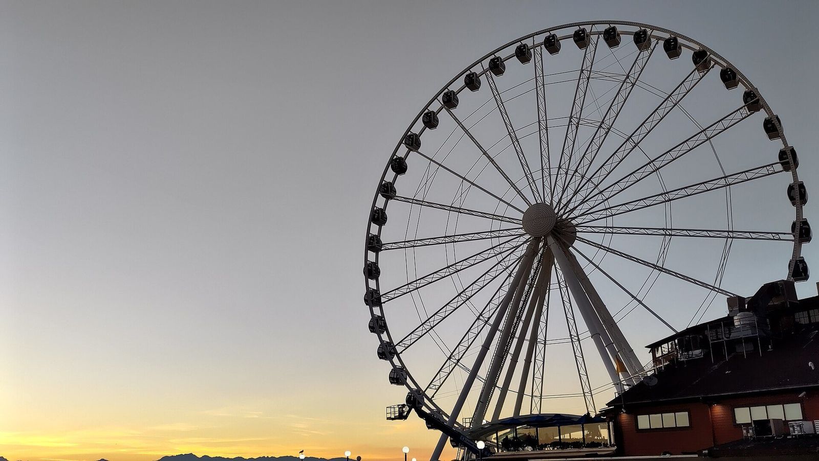 The Seattle Great Wheel at sunset